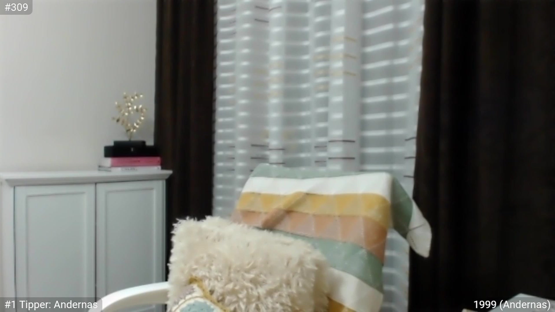 Gallery image thumbnail from XmasXcitedGal's myfreecams stream on, 12/03/2022, 19:15 image 18 of 20