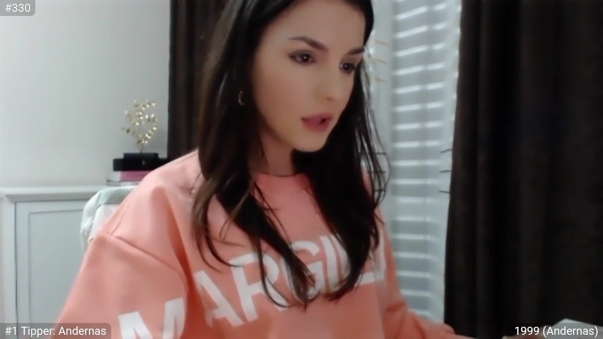 Gallery image thumbnail from XmasXcitedGal's myfreecams stream on, 12/03/2022, 19:15 image 17 of 20