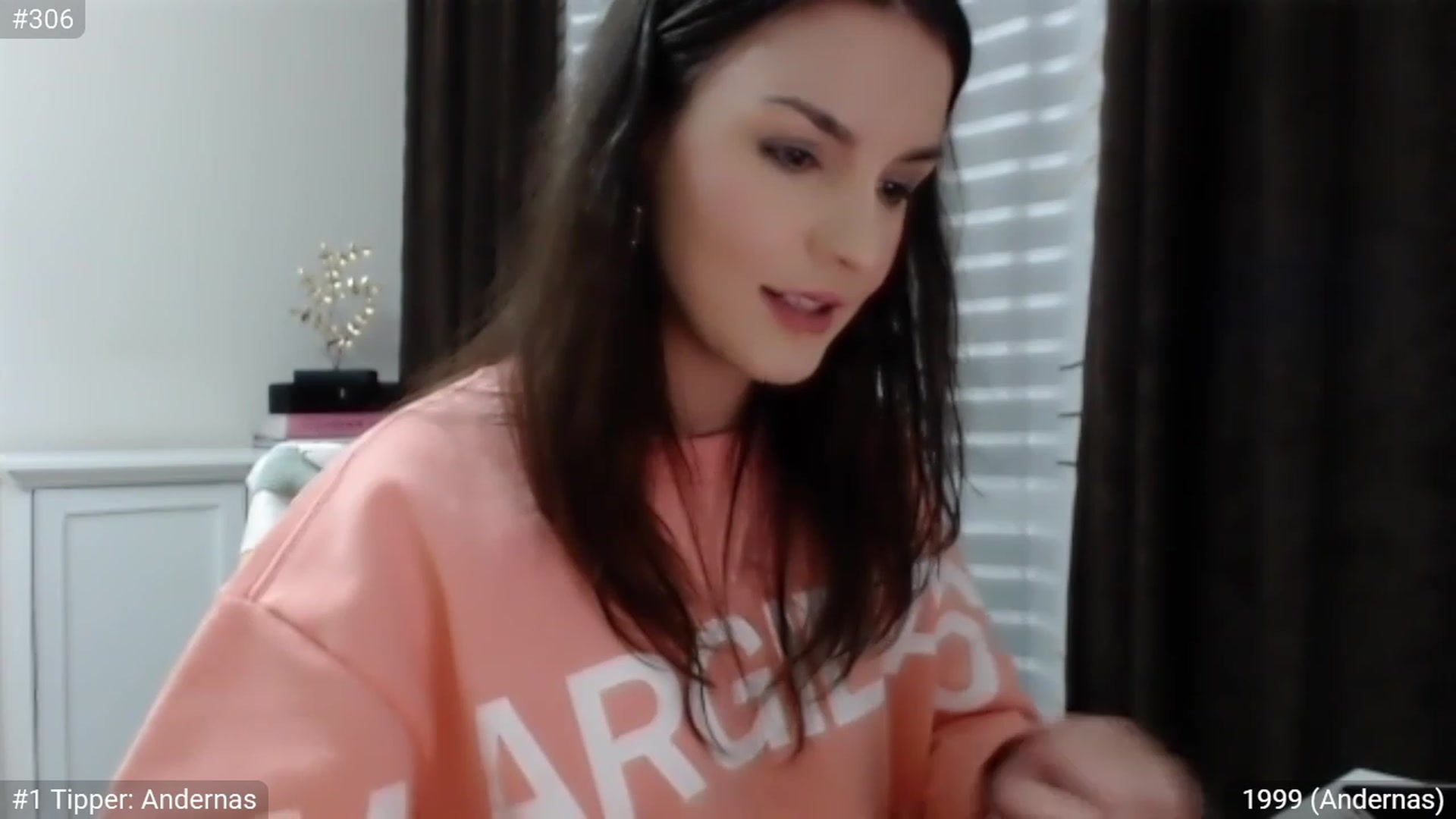Gallery image thumbnail from XmasXcitedGal's myfreecams stream on, 12/03/2022, 21:08 image 20 of 20