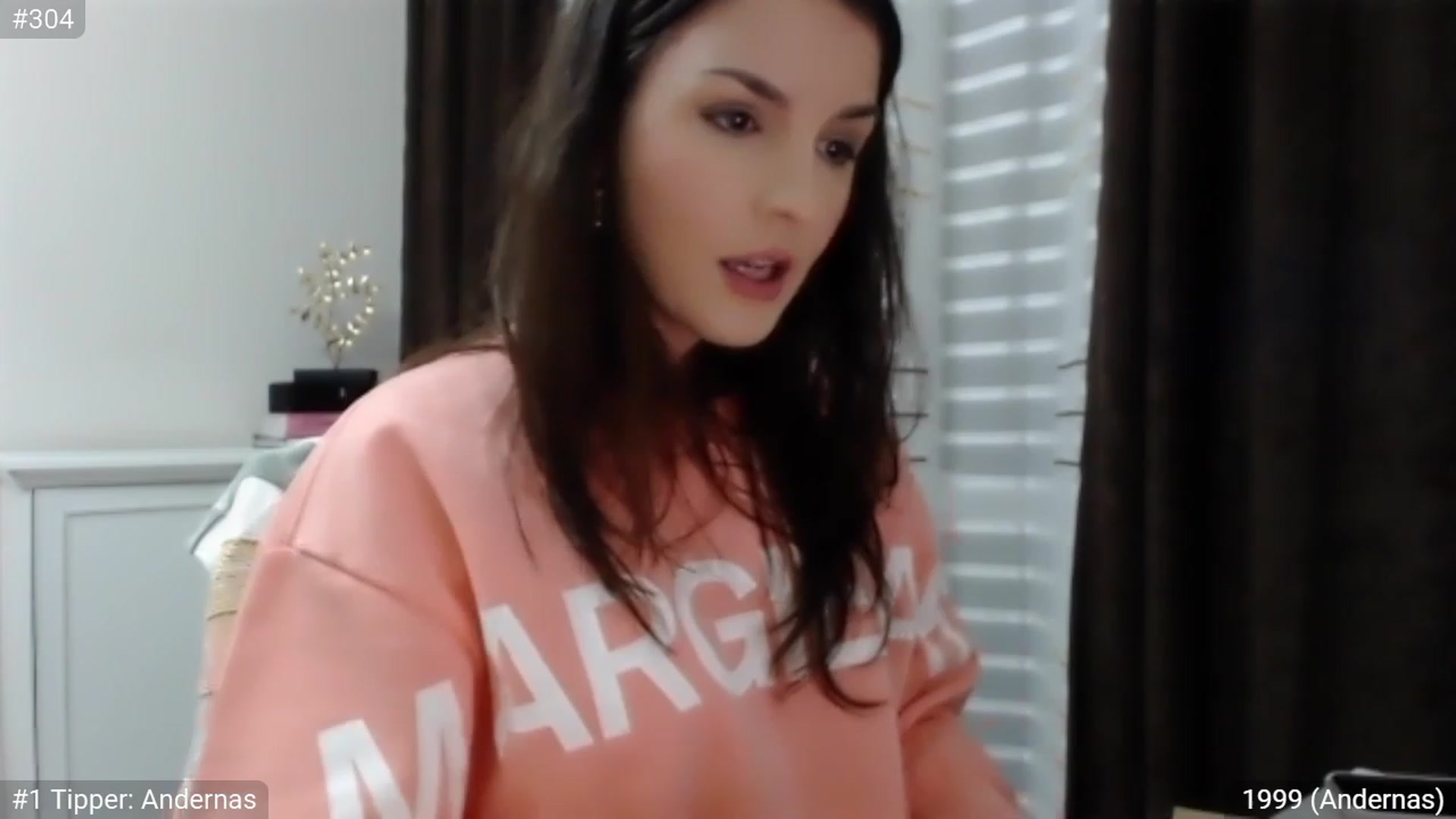Gallery image thumbnail from XmasXcitedGal's myfreecams stream on, 12/03/2022, 21:08 image 5 of 20