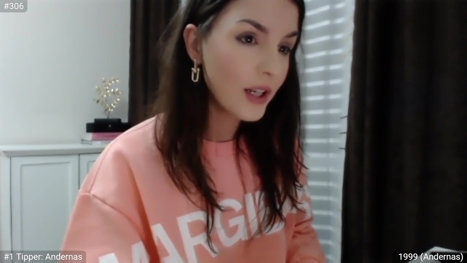 Gallery image thumbnail from XmasXcitedGal's myfreecams stream on, 12/03/2022, 21:08 image 17 of 20