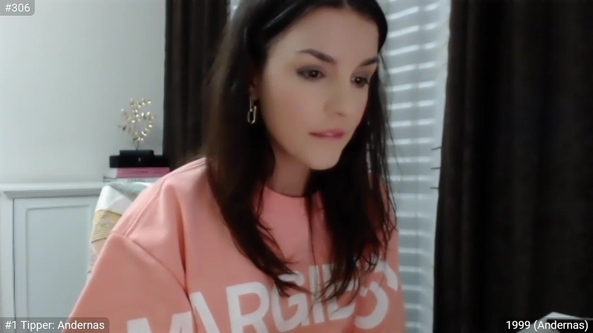 Gallery image thumbnail from XmasXcitedGal's myfreecams stream on, 12/03/2022, 21:08 image 19 of 20