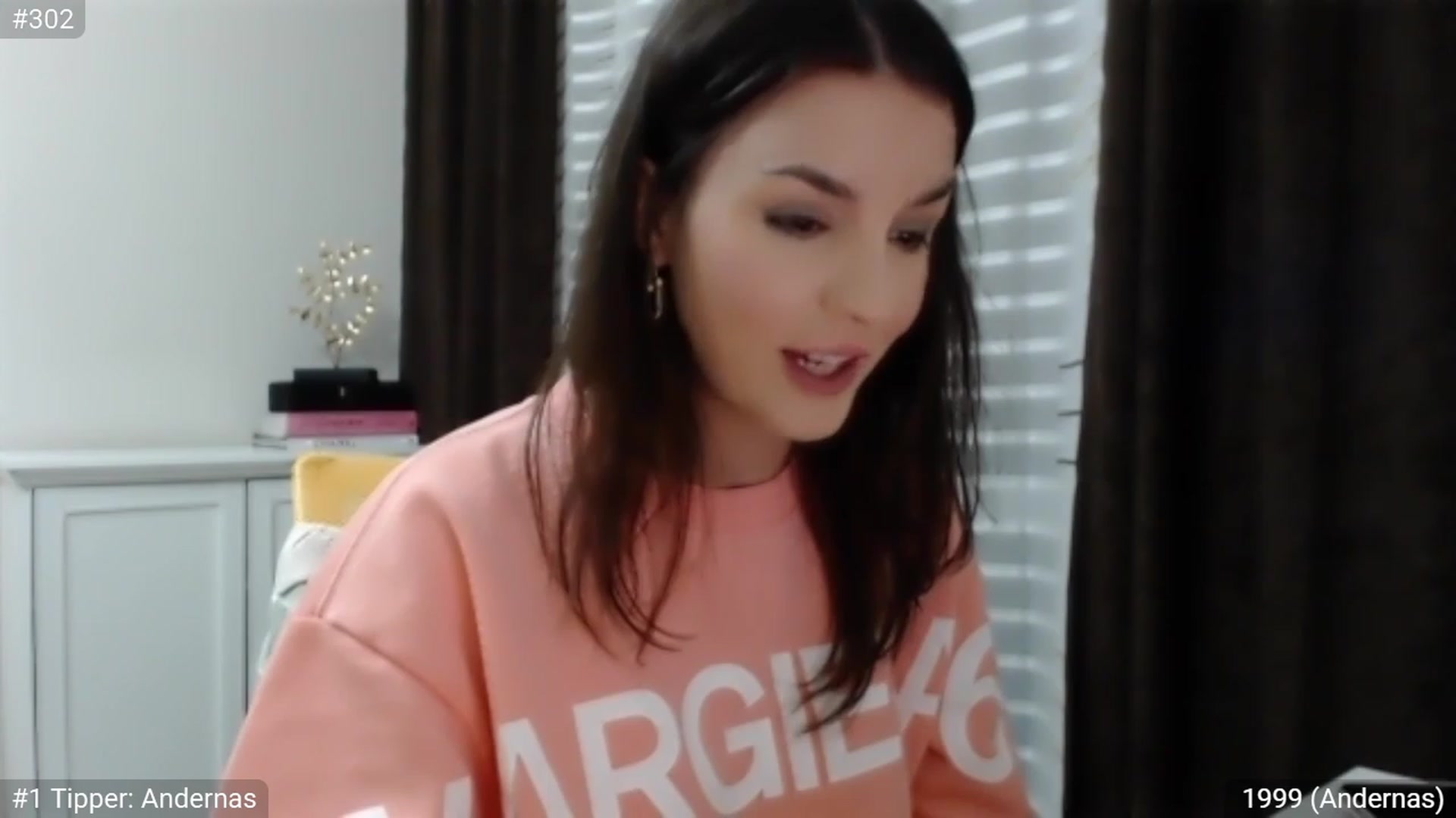 Gallery image thumbnail from XmasXcitedGal's myfreecams stream on, 12/03/2022, 21:08 image 15 of 20
