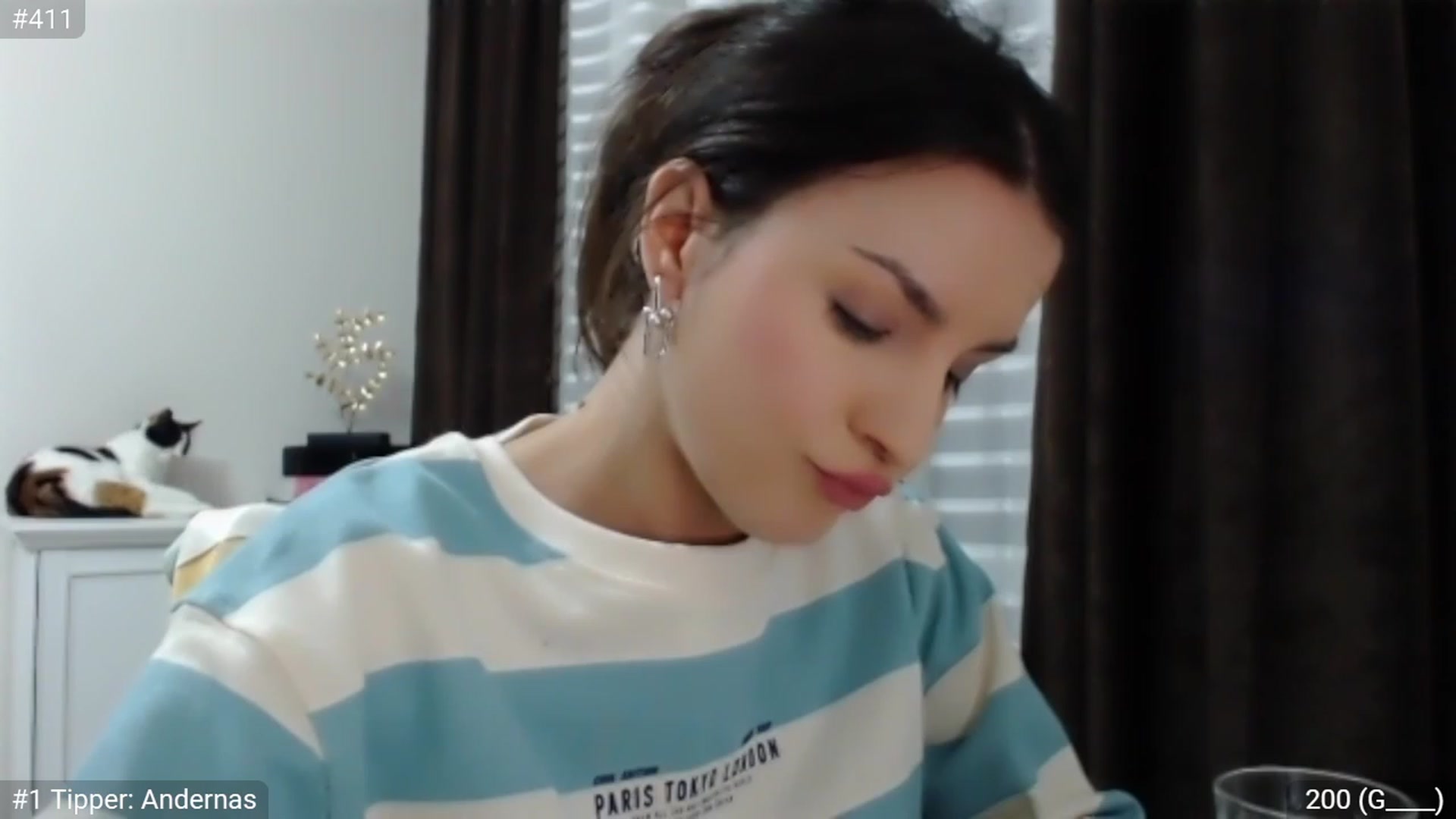 Gallery image thumbnail from XmasXcitedGal's myfreecams stream on, 12/04/2022, 21:11 image 8 of 20