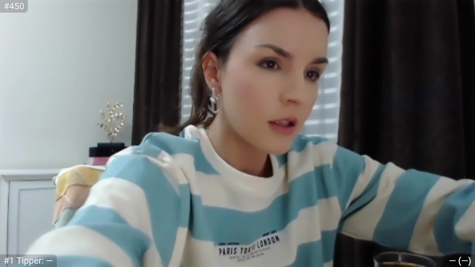 Gallery image thumbnail from XmasXcitedGal's myfreecams stream on, 12/04/2022, 21:11 image 1 of 20