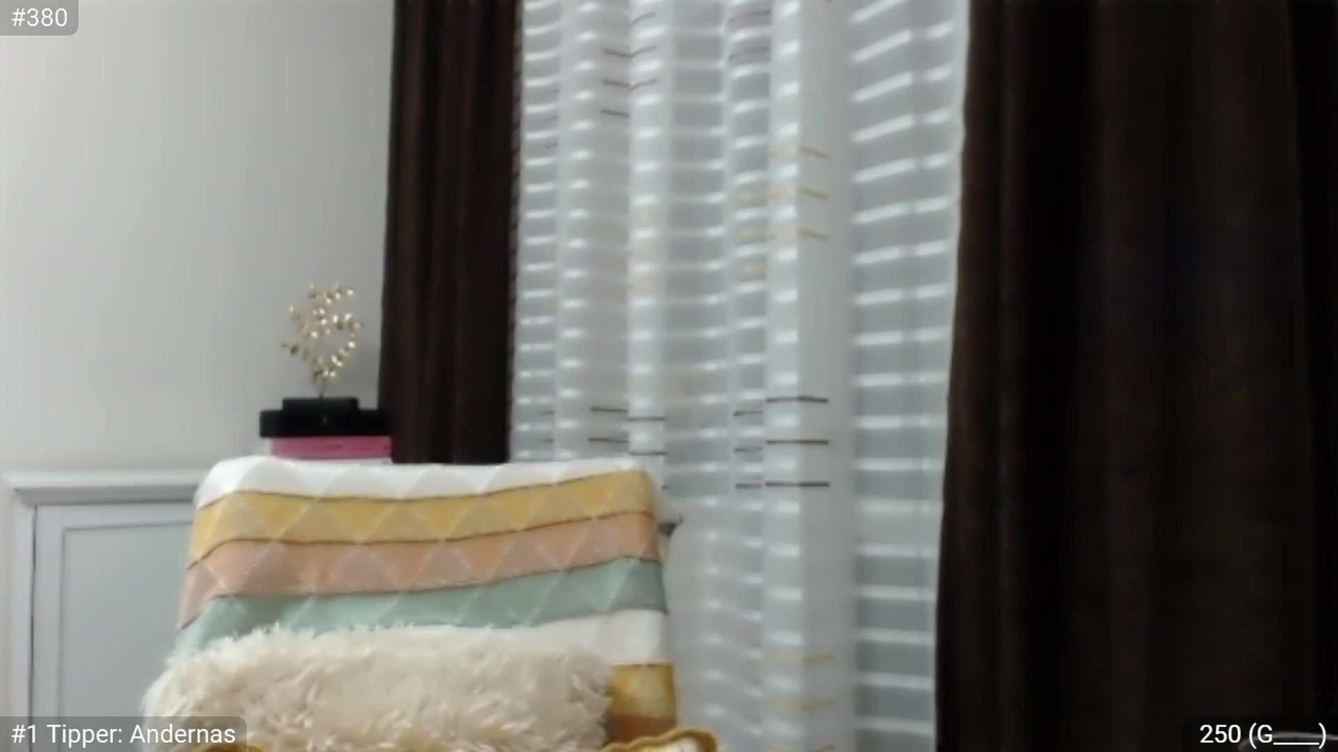 Gallery image thumbnail from XmasXcitedGal's myfreecams stream on, 12/04/2022, 21:11 image 15 of 20
