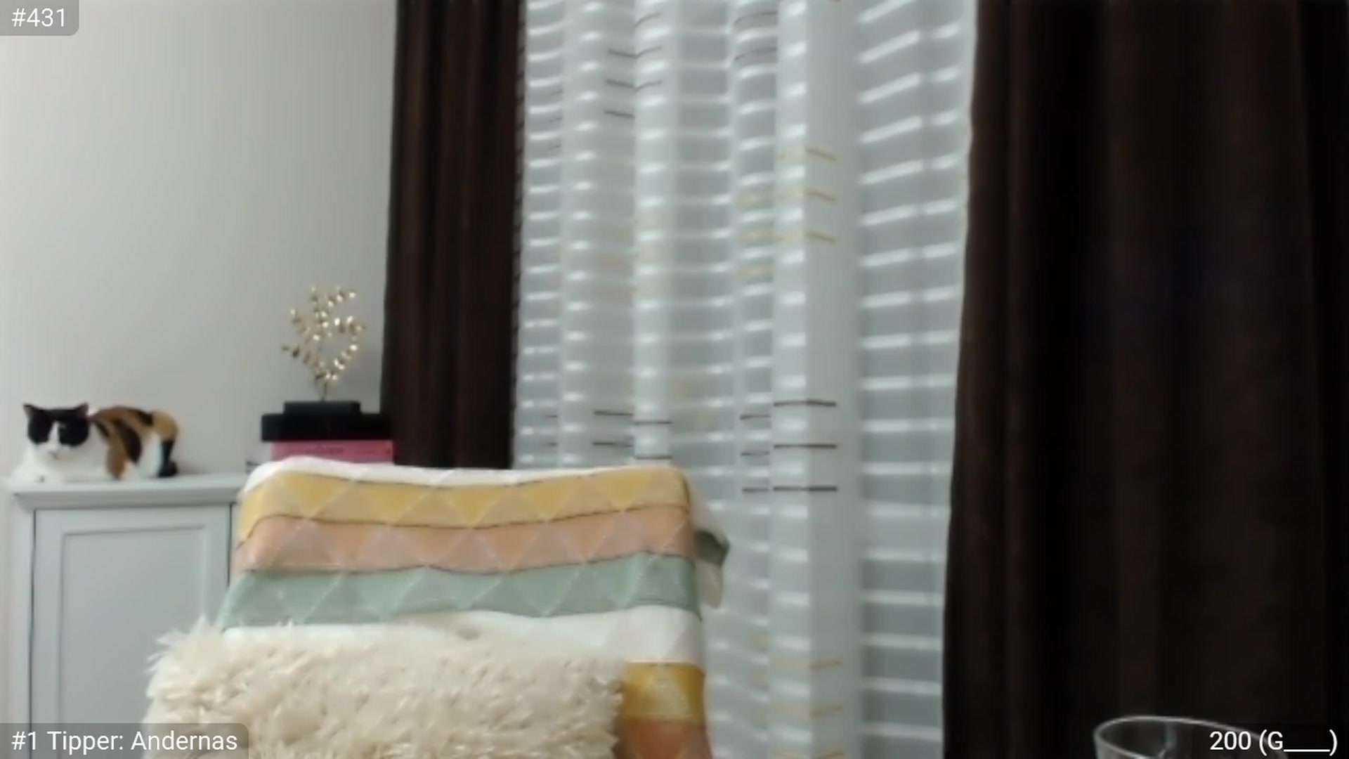 Gallery image thumbnail from XmasXcitedGal's myfreecams stream on, 12/04/2022, 21:11 image 6 of 20