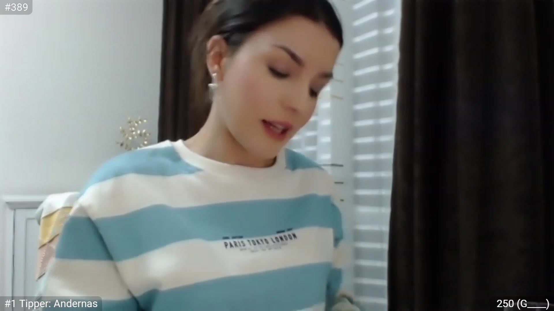 Gallery image thumbnail from XmasXcitedGal's myfreecams stream on, 12/04/2022, 21:11 image 9 of 20