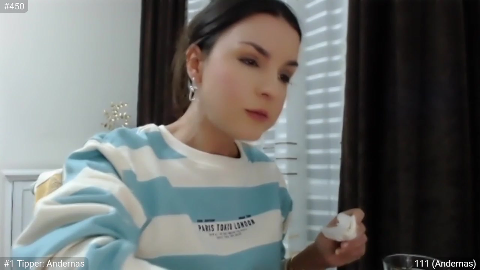 Gallery image thumbnail from XmasXcitedGal's myfreecams stream on, 12/04/2022, 21:11 image 2 of 20