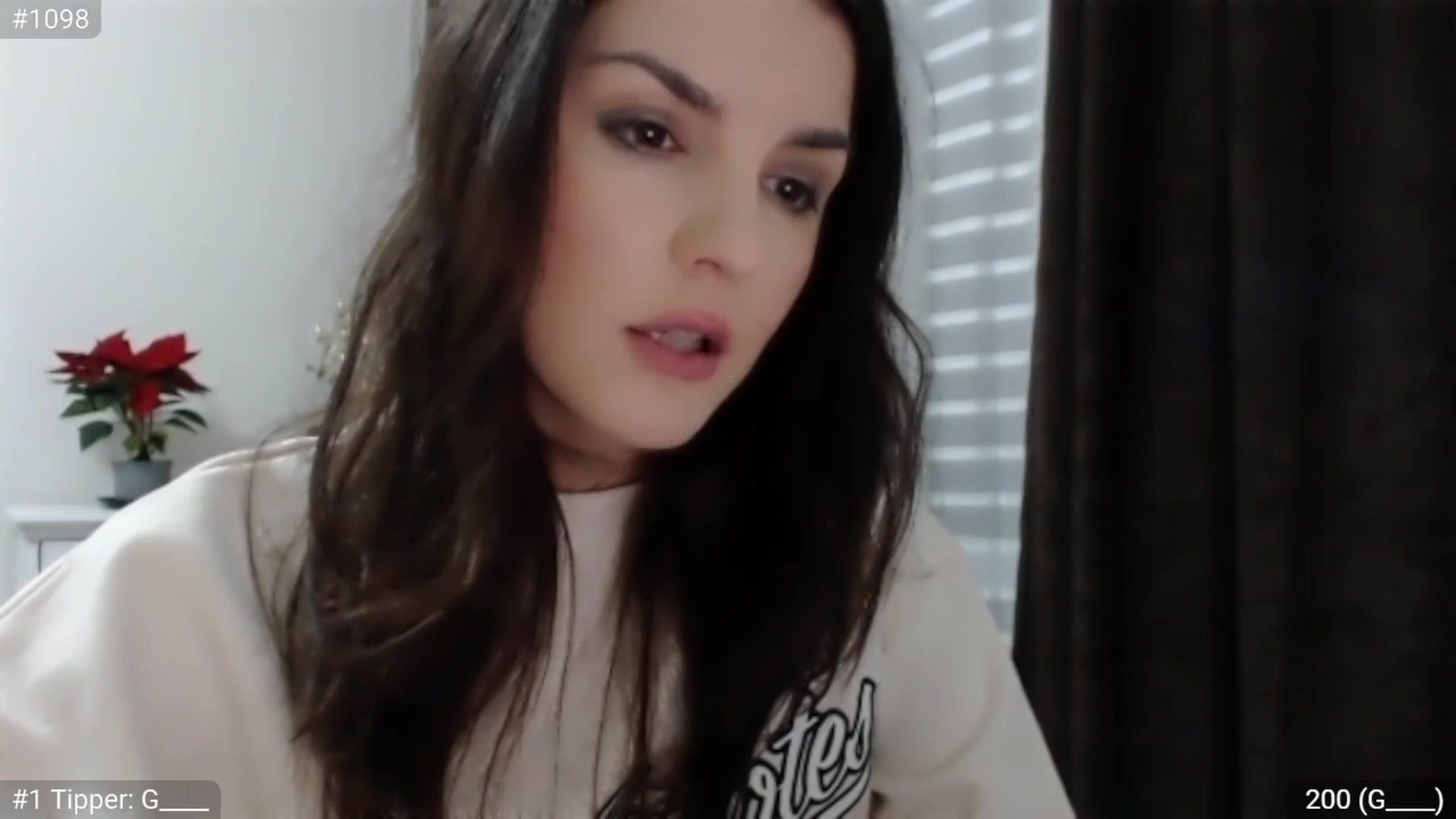 Gallery image thumbnail from XmasXcitedGal's myfreecams stream on, 12/10/2022, 23:14 image 17 of 20