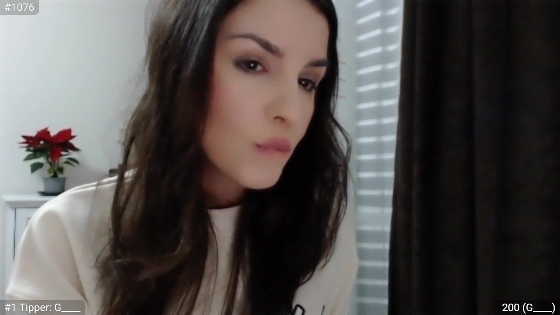 Gallery image thumbnail from XmasXcitedGal's myfreecams stream on, 12/11/2022, 24:20 image 19 of 20