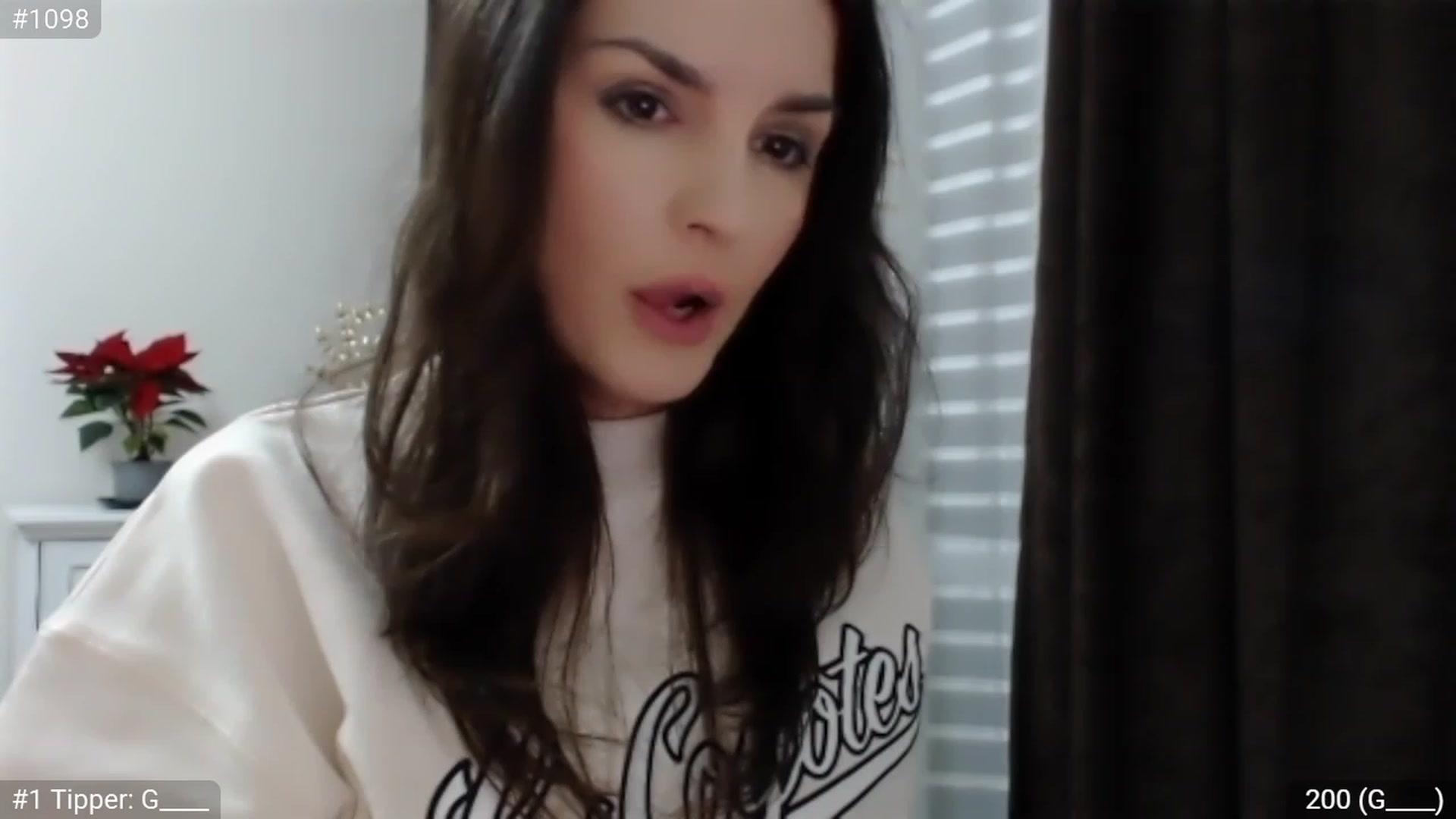 Gallery image thumbnail from XmasXcitedGal's myfreecams stream on, 12/11/2022, 24:20 image 1 of 20