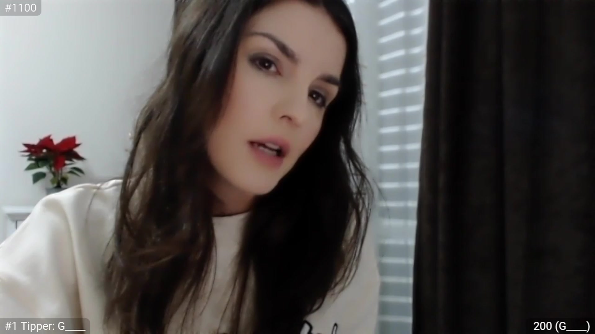 Gallery image thumbnail from XmasXcitedGal's myfreecams stream on, 12/11/2022, 24:20 image 10 of 20