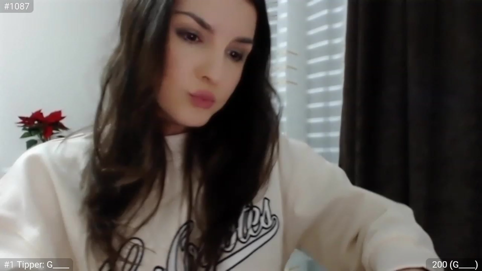 Gallery image thumbnail from XmasXcitedGal's myfreecams stream on, 12/11/2022, 24:20 image 16 of 20