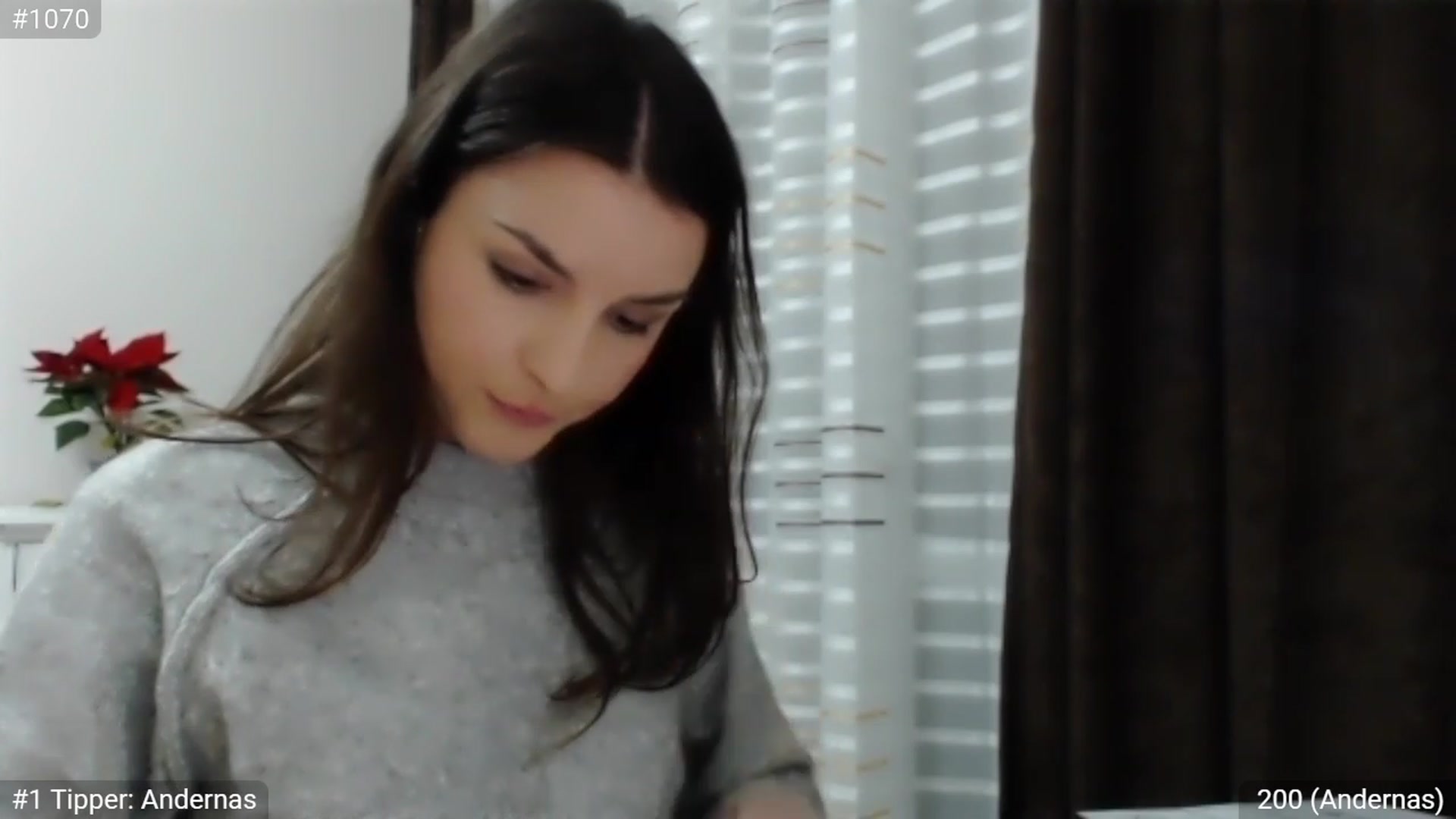 Gallery image thumbnail from XmasXcitedGal's myfreecams stream on, 12/12/2022, 24:17 image 17 of 20