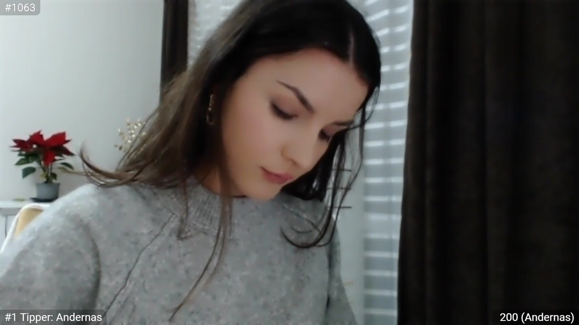 Gallery image thumbnail from XmasXcitedGal's myfreecams stream on, 12/12/2022, 24:17 image 19 of 20
