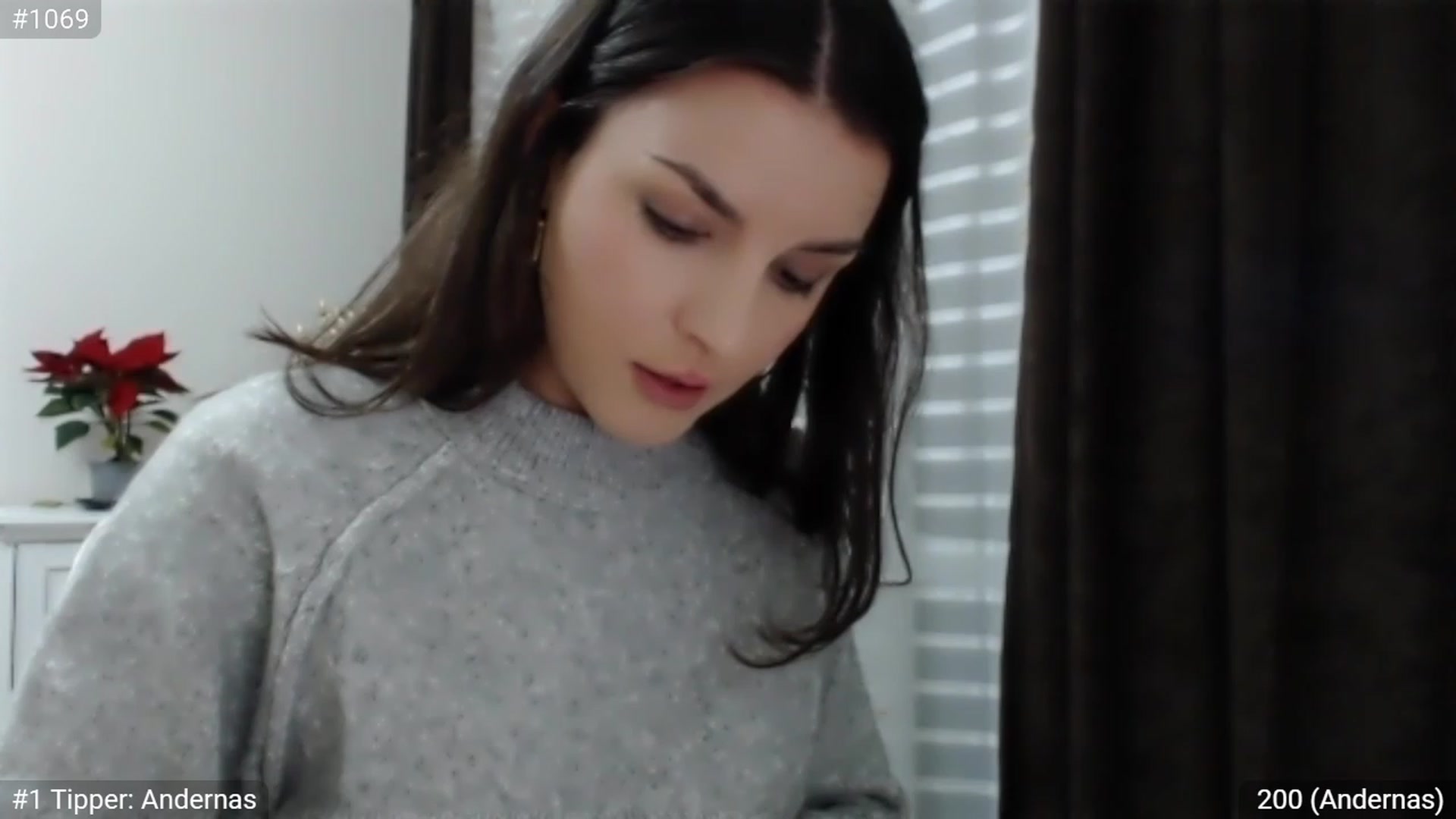 Gallery image thumbnail from XmasXcitedGal's myfreecams stream on, 12/12/2022, 24:17 image 15 of 20