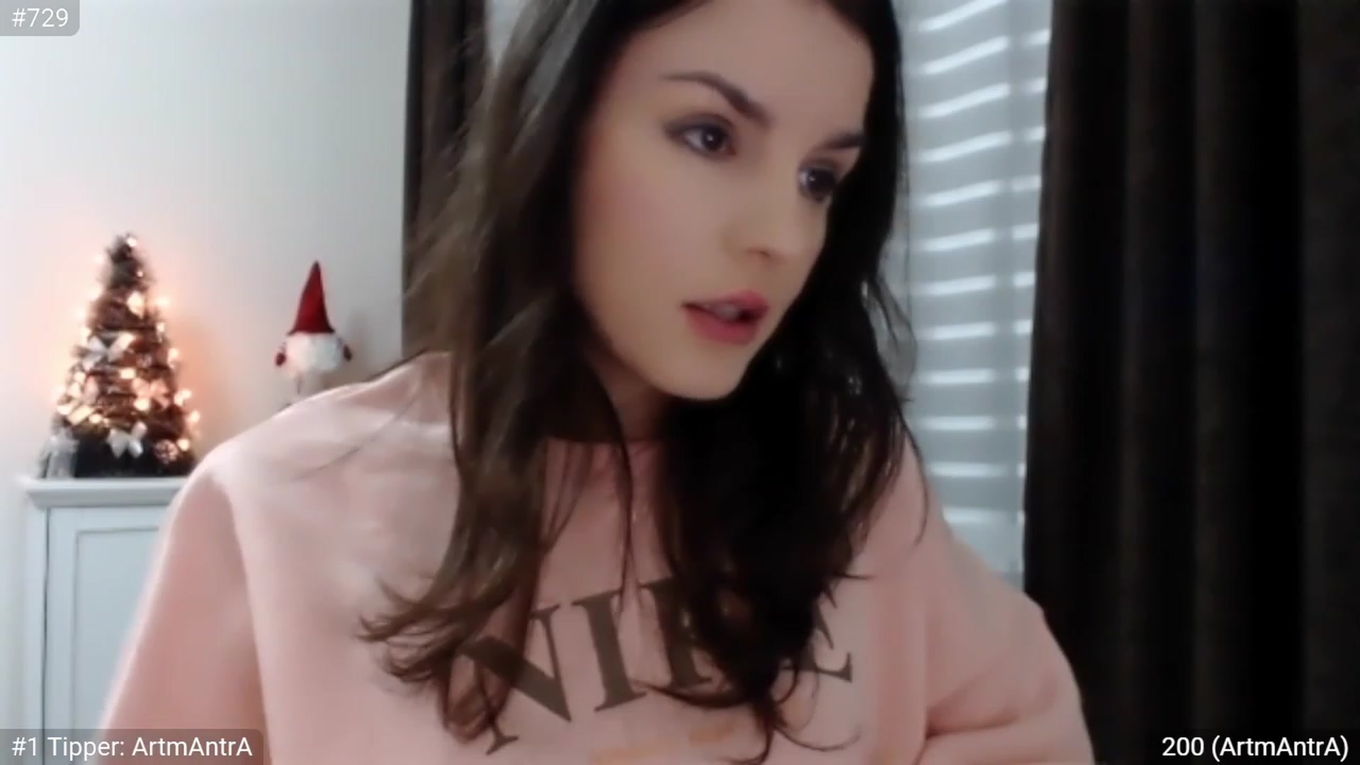 Gallery image thumbnail from XmasXcitedGal's myfreecams stream on, 12/17/2022, 24:02 image 19 of 20