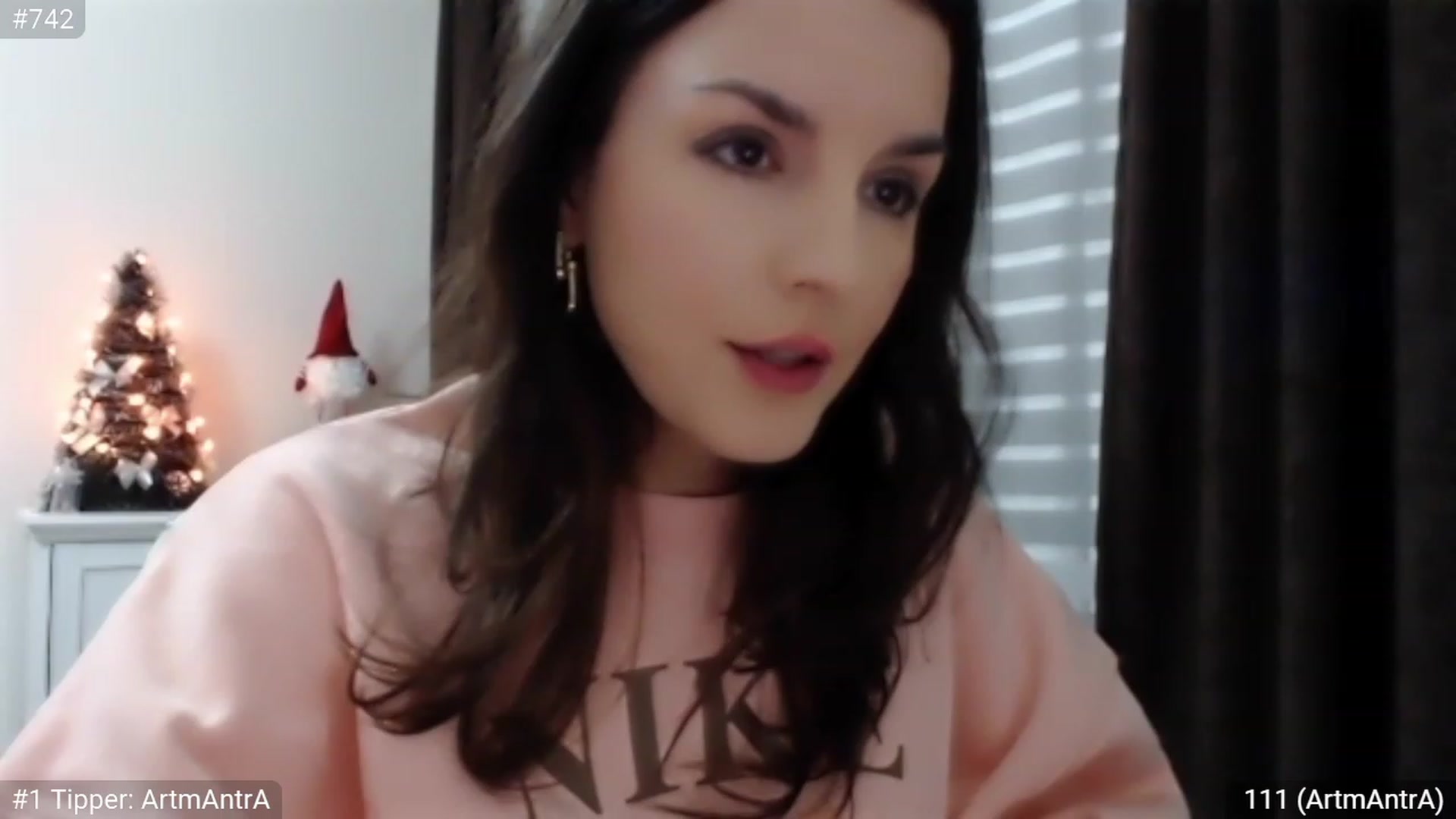 Gallery image thumbnail from XmasXcitedGal's myfreecams stream on, 12/17/2022, 24:02 image 2 of 20