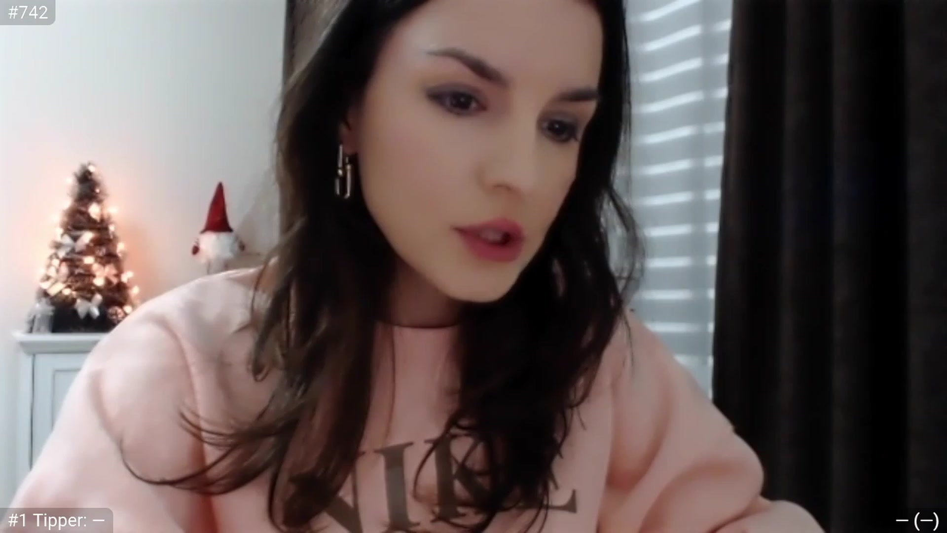 Gallery image thumbnail from XmasXcitedGal's myfreecams stream on, 12/17/2022, 24:02 image 1 of 20