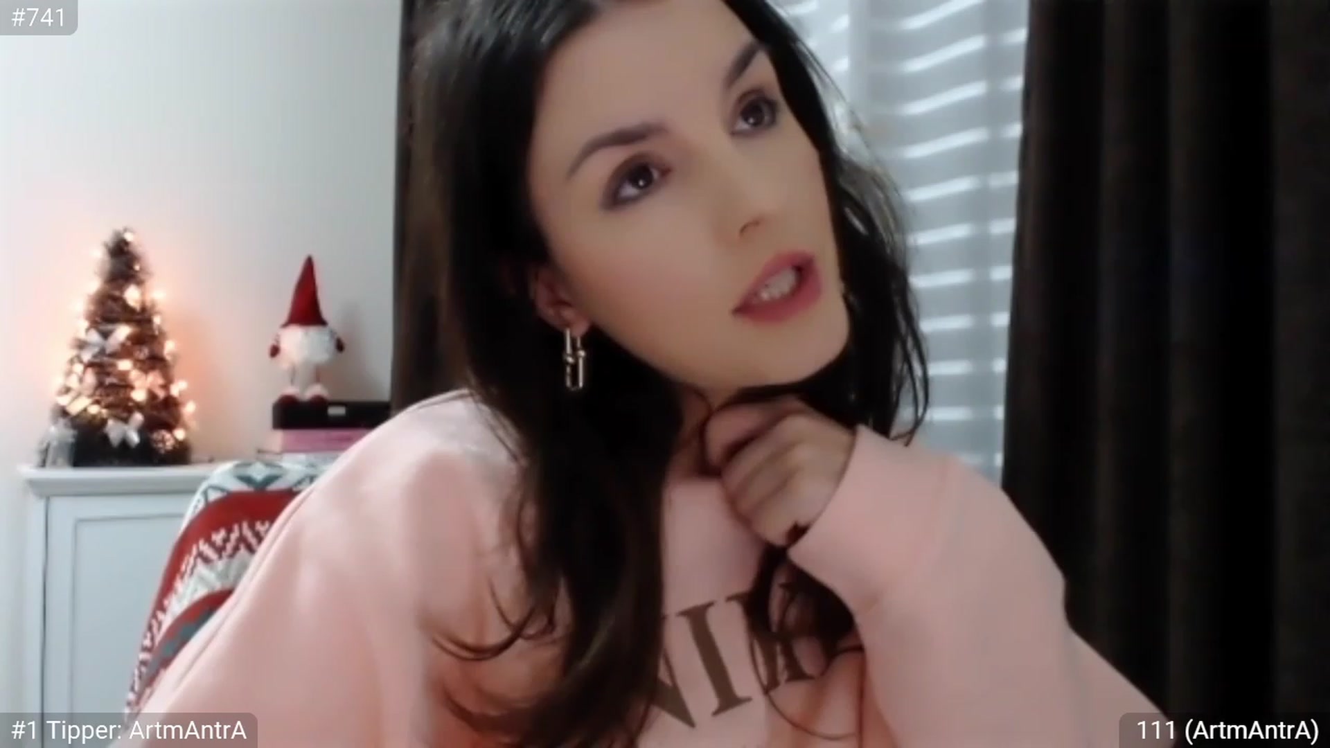 Gallery image thumbnail from XmasXcitedGal's myfreecams stream on, 12/17/2022, 24:02 image 3 of 20