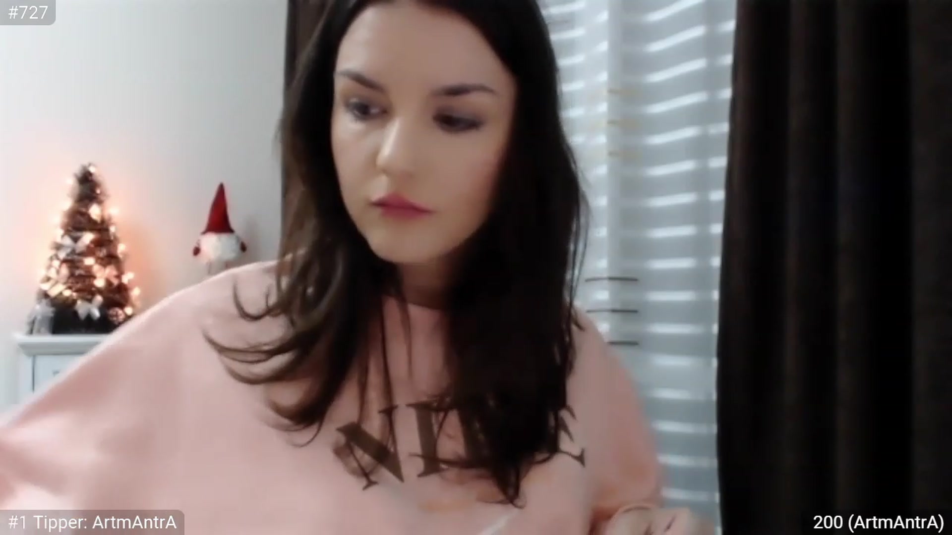Gallery image thumbnail from XmasXcitedGal's myfreecams stream on, 12/17/2022, 24:02 image 13 of 20