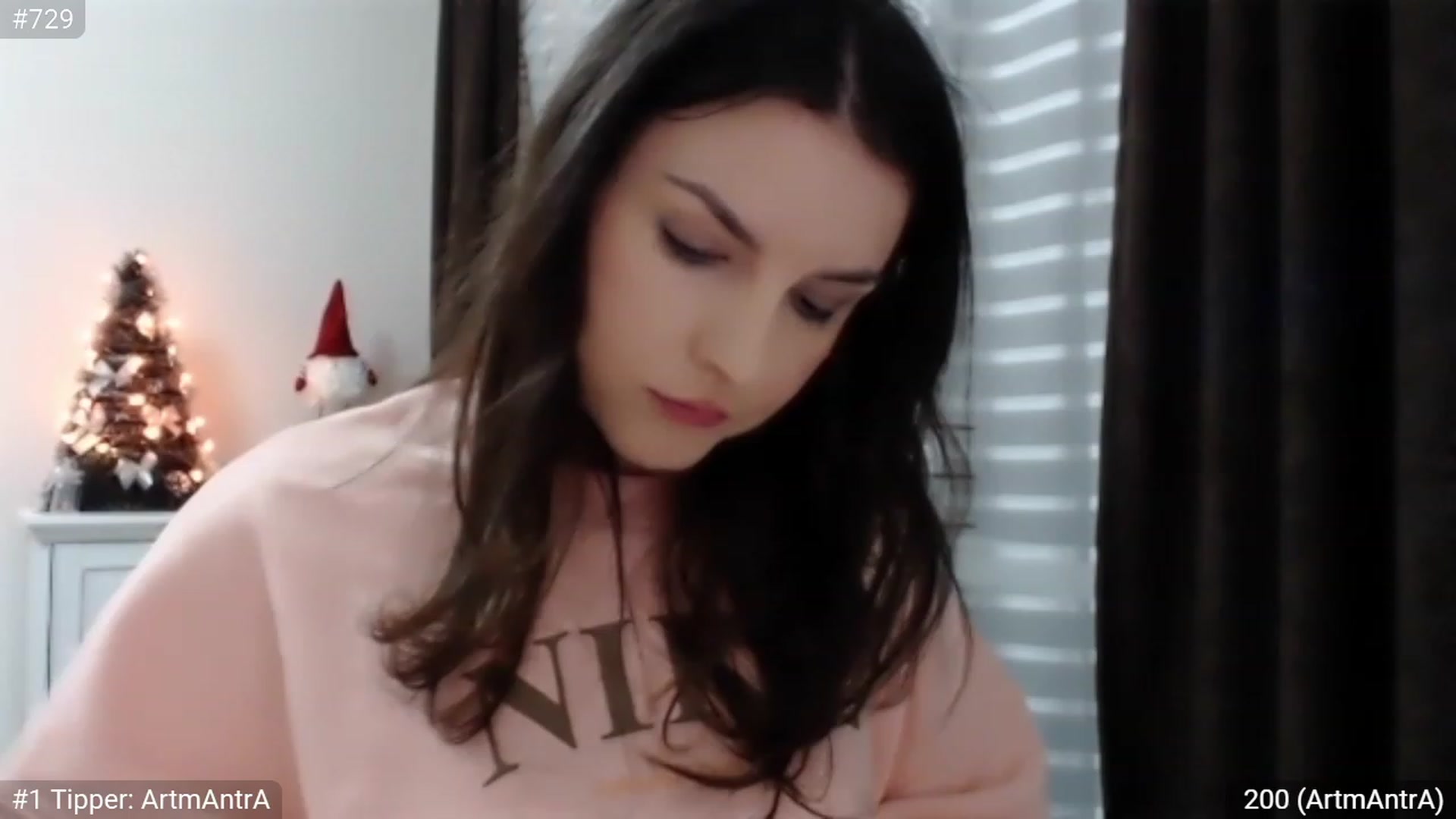 Gallery image thumbnail from XmasXcitedGal's myfreecams stream on, 12/17/2022, 24:02 image 20 of 20