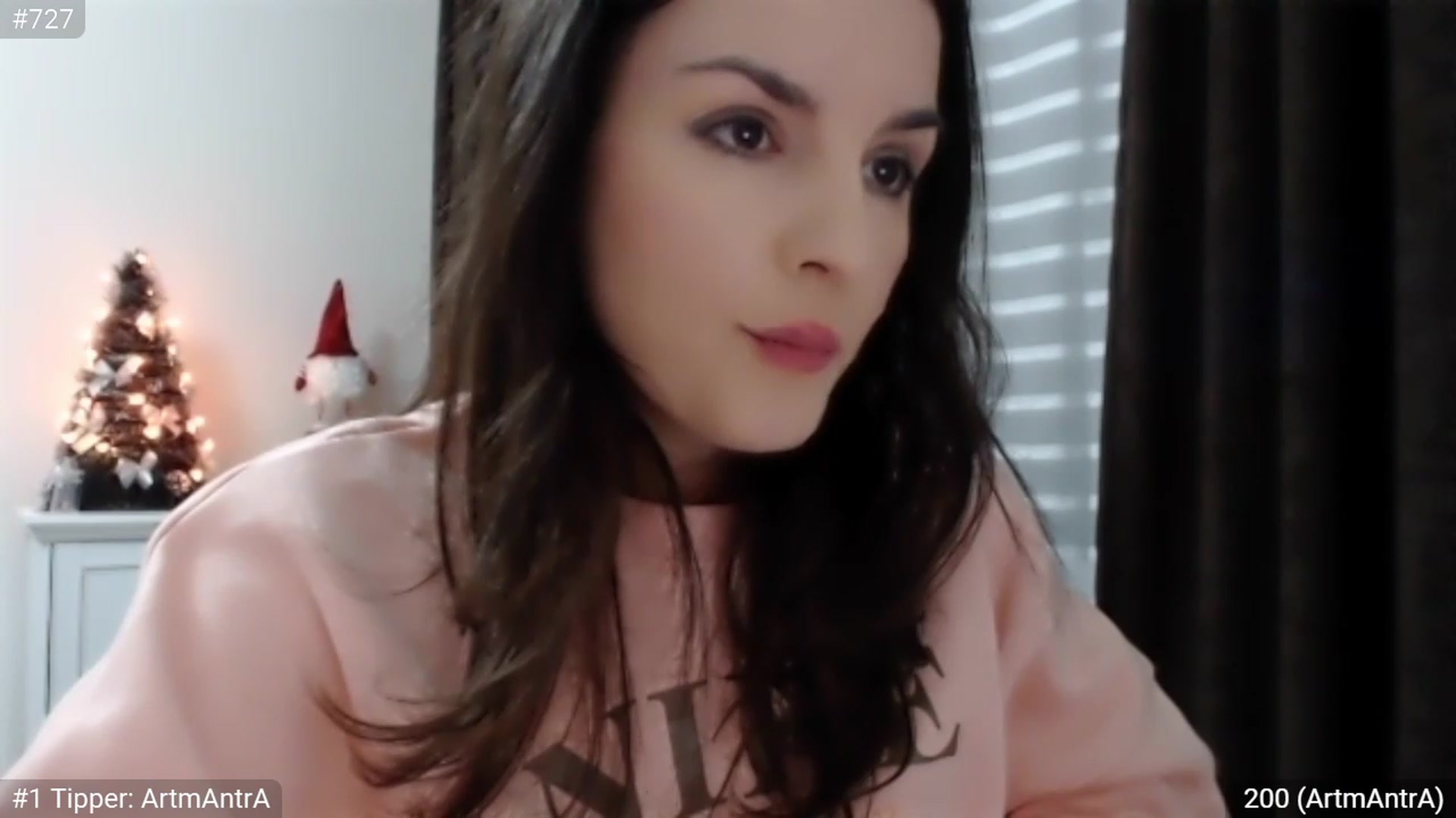Gallery image thumbnail from XmasXcitedGal's myfreecams stream on, 12/17/2022, 24:02 image 14 of 20