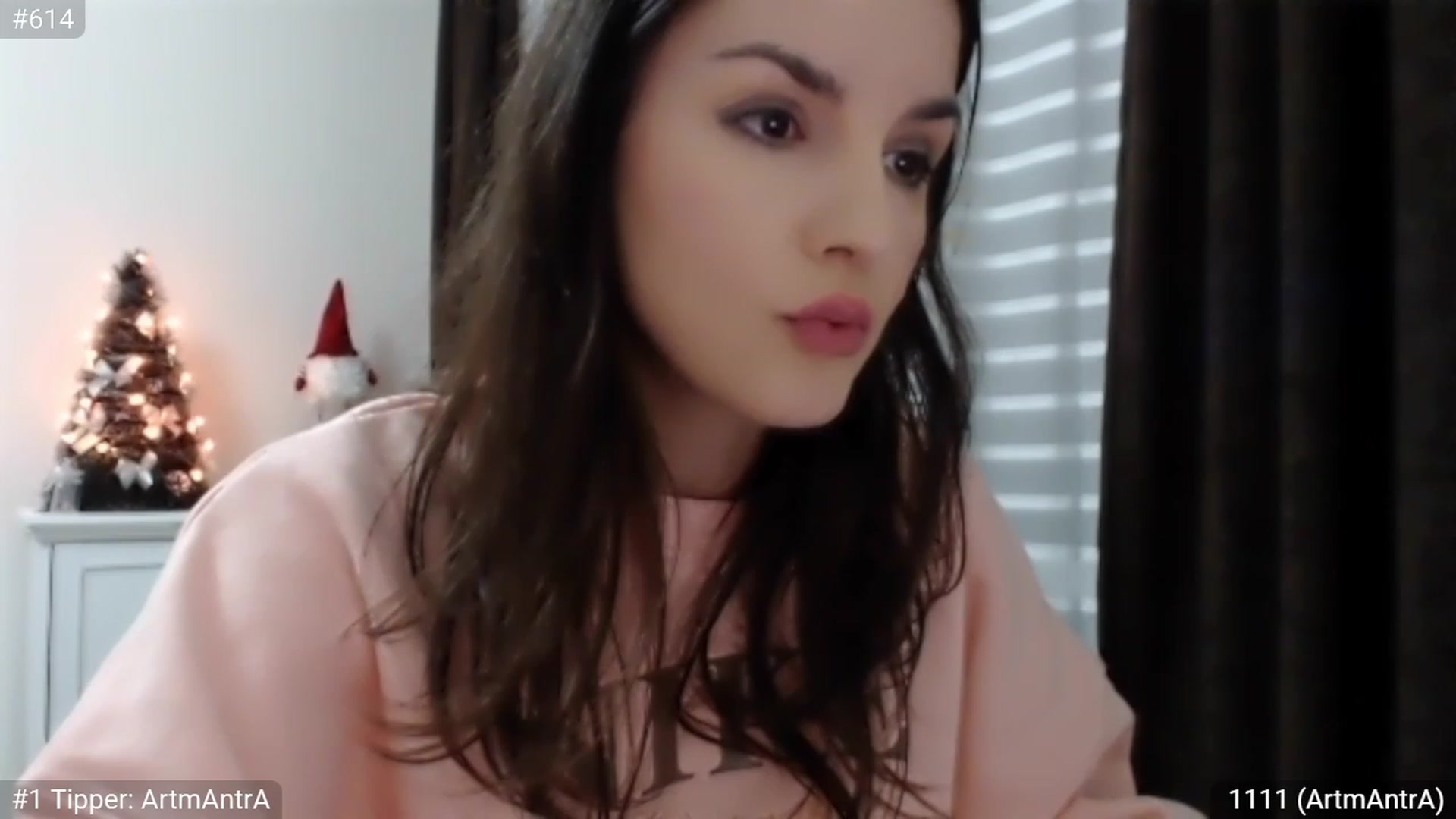Gallery image thumbnail from XmasXcitedGal's myfreecams stream on, 12/17/2022, 02:25 image 5 of 20