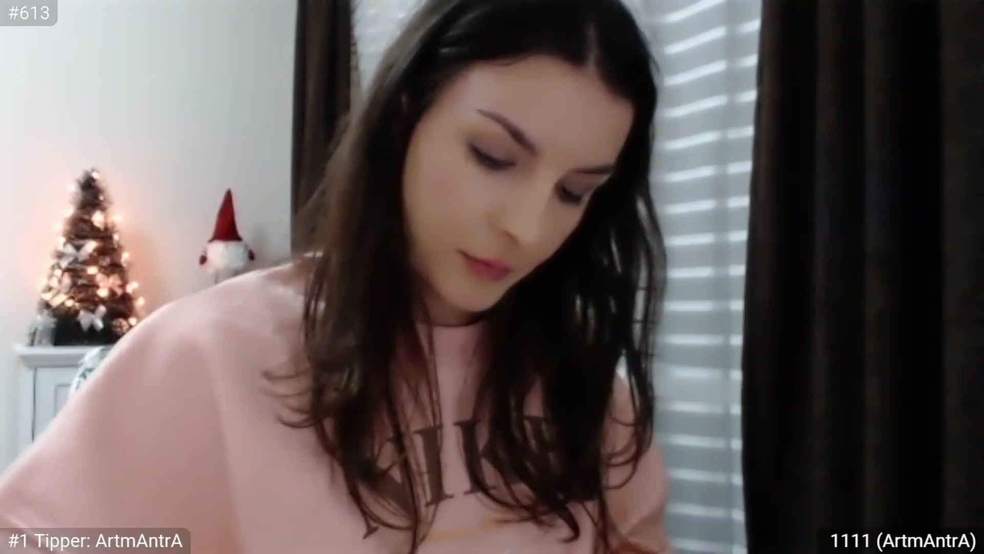 Gallery image thumbnail from XmasXcitedGal's myfreecams stream on, 12/17/2022, 02:25 image 11 of 20