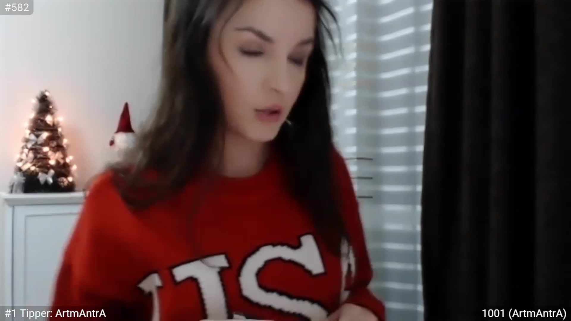 Gallery image thumbnail from XmasXcitedGal's myfreecams stream on, 12/17/2022, 23:35 image 13 of 20