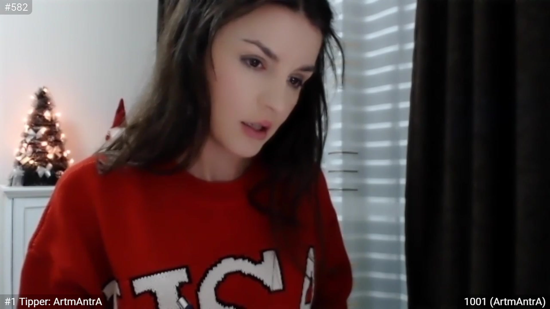 Gallery image thumbnail from XmasXcitedGal's myfreecams stream on, 12/17/2022, 23:35 image 10 of 20