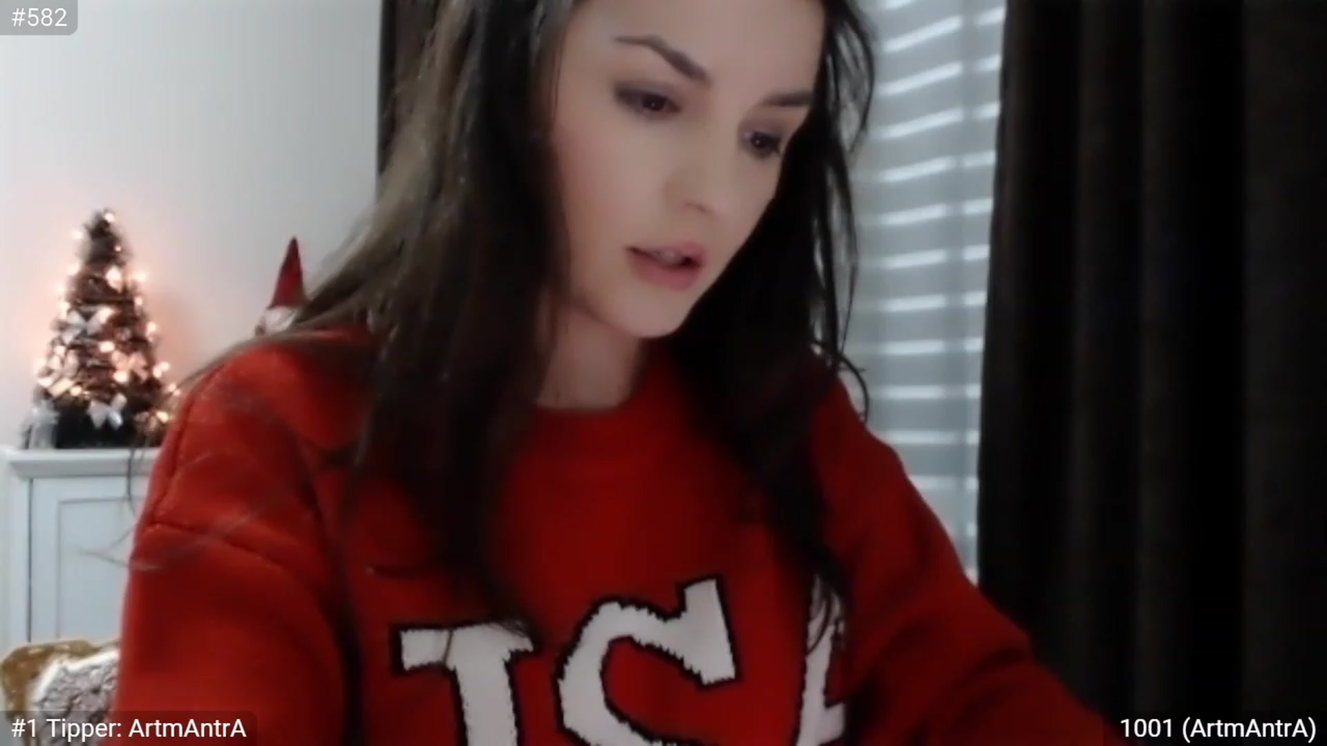 Gallery image thumbnail from XmasXcitedGal's myfreecams stream on, 12/17/2022, 23:35 image 15 of 20