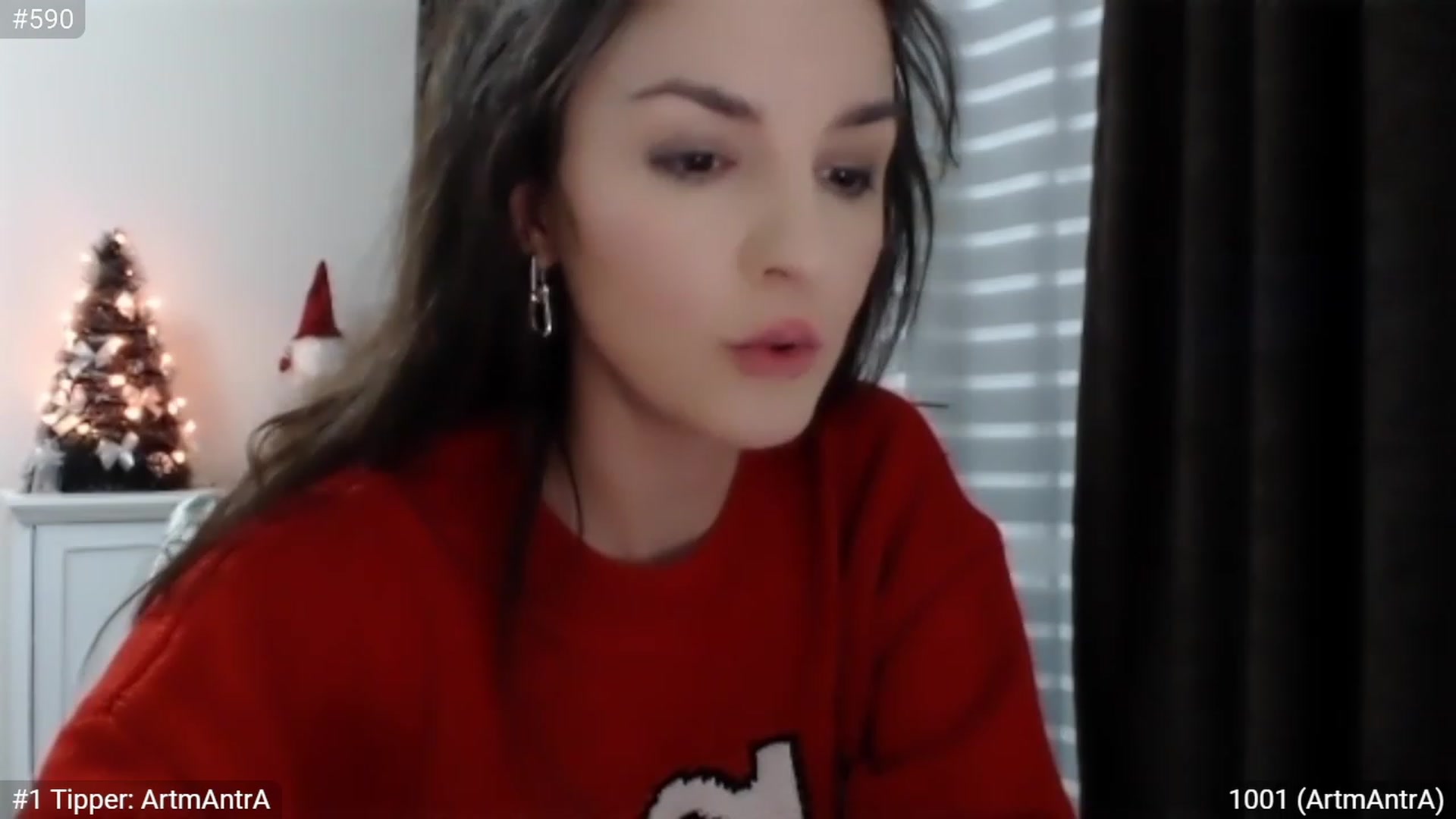 Gallery image thumbnail from XmasXcitedGal's myfreecams stream on, 12/17/2022, 23:35 image 2 of 20
