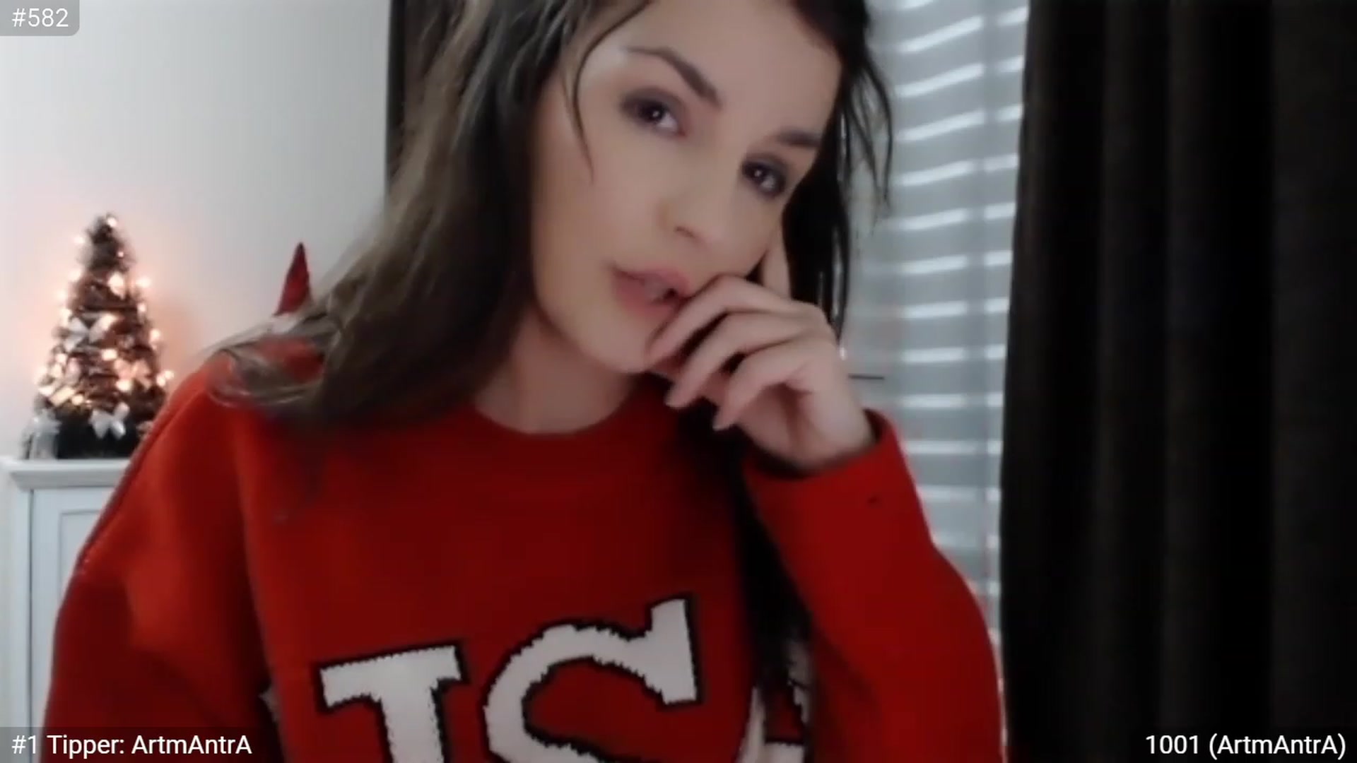 Gallery image thumbnail from XmasXcitedGal's myfreecams stream on, 12/17/2022, 23:35 image 12 of 20