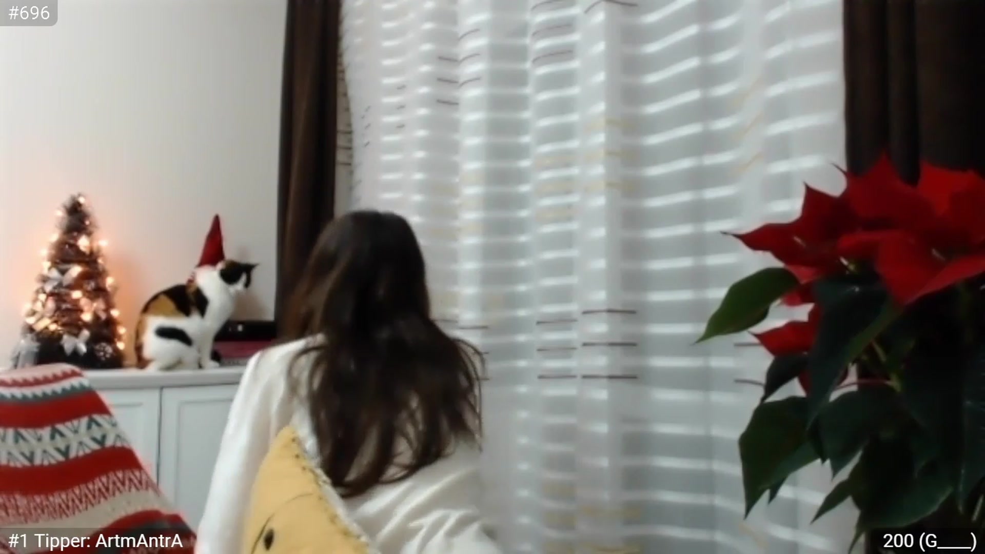 Gallery image thumbnail from XmasXcitedGal's myfreecams stream on, 12/22/2022, 20:42 image 15 of 20