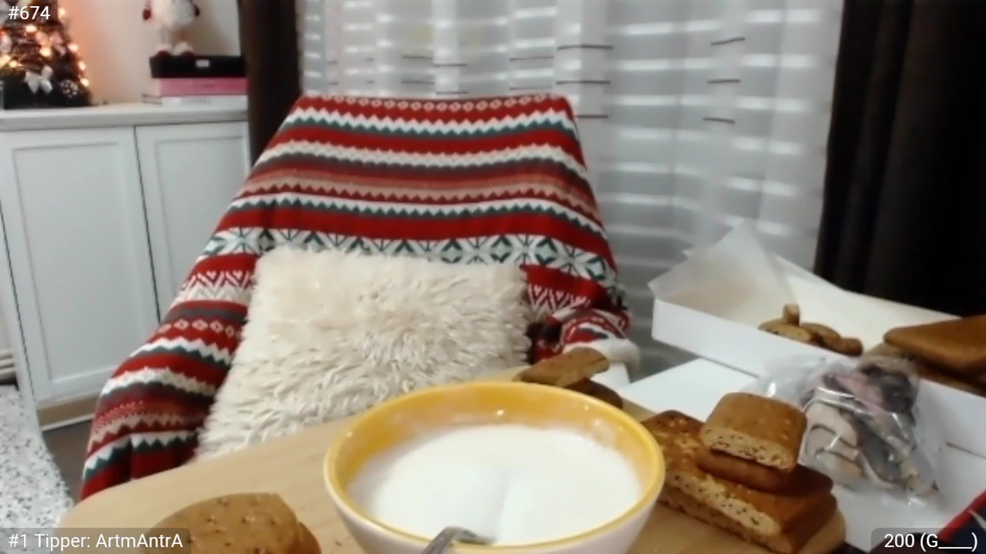 Gallery image thumbnail from XmasXcitedGal's myfreecams stream on, 12/24/2022, 24:07 image 10 of 20