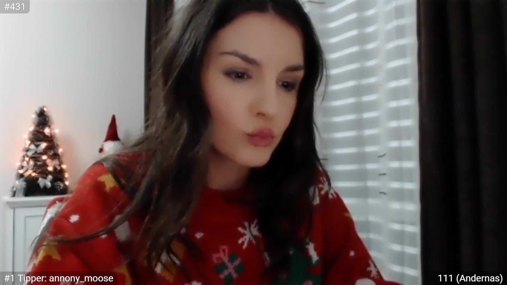 Gallery image thumbnail from XmasXcitedGal's myfreecams stream on, 12/25/2022, 20:44 image 15 of 20