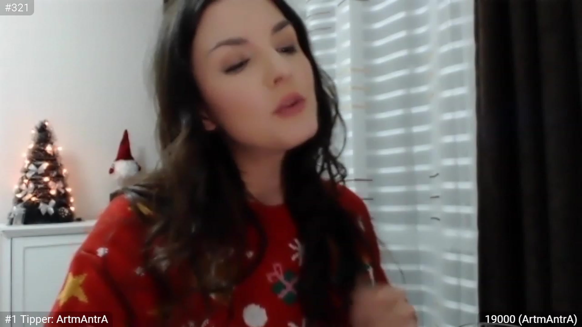 Gallery image thumbnail from XmasXcitedGal's myfreecams stream on, 12/25/2022, 22:28 image 17 of 20