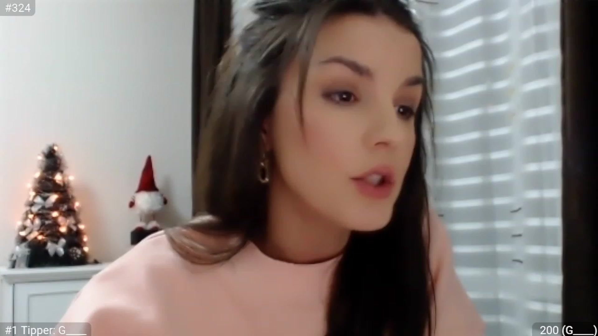 Gallery image thumbnail from XmasXcitedGal's myfreecams stream on, 12/26/2022, 22:32 image 13 of 20