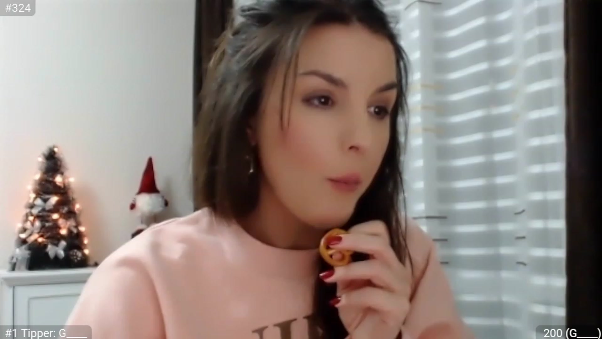 Gallery image thumbnail from XmasXcitedGal's myfreecams stream on, 12/26/2022, 22:32 image 14 of 20