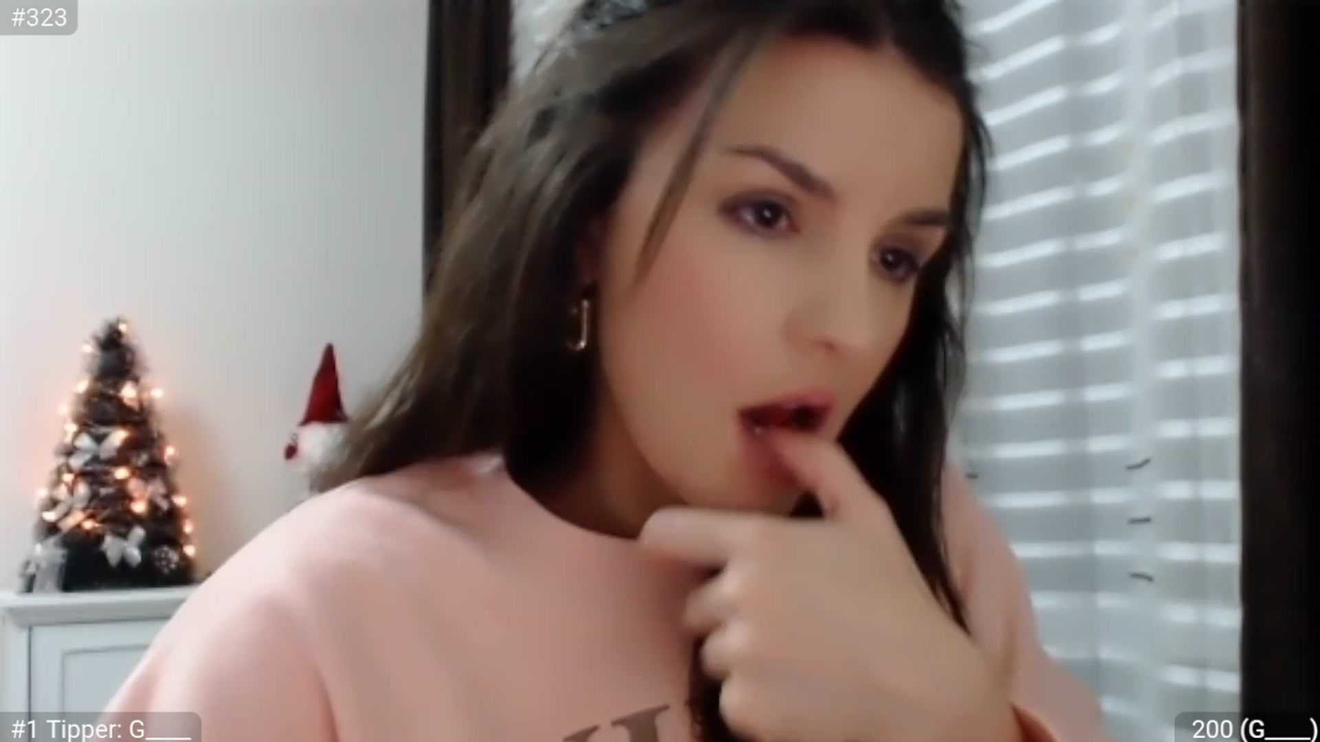 Gallery image thumbnail from XmasXcitedGal's myfreecams stream on, 12/26/2022, 22:32 image 18 of 20