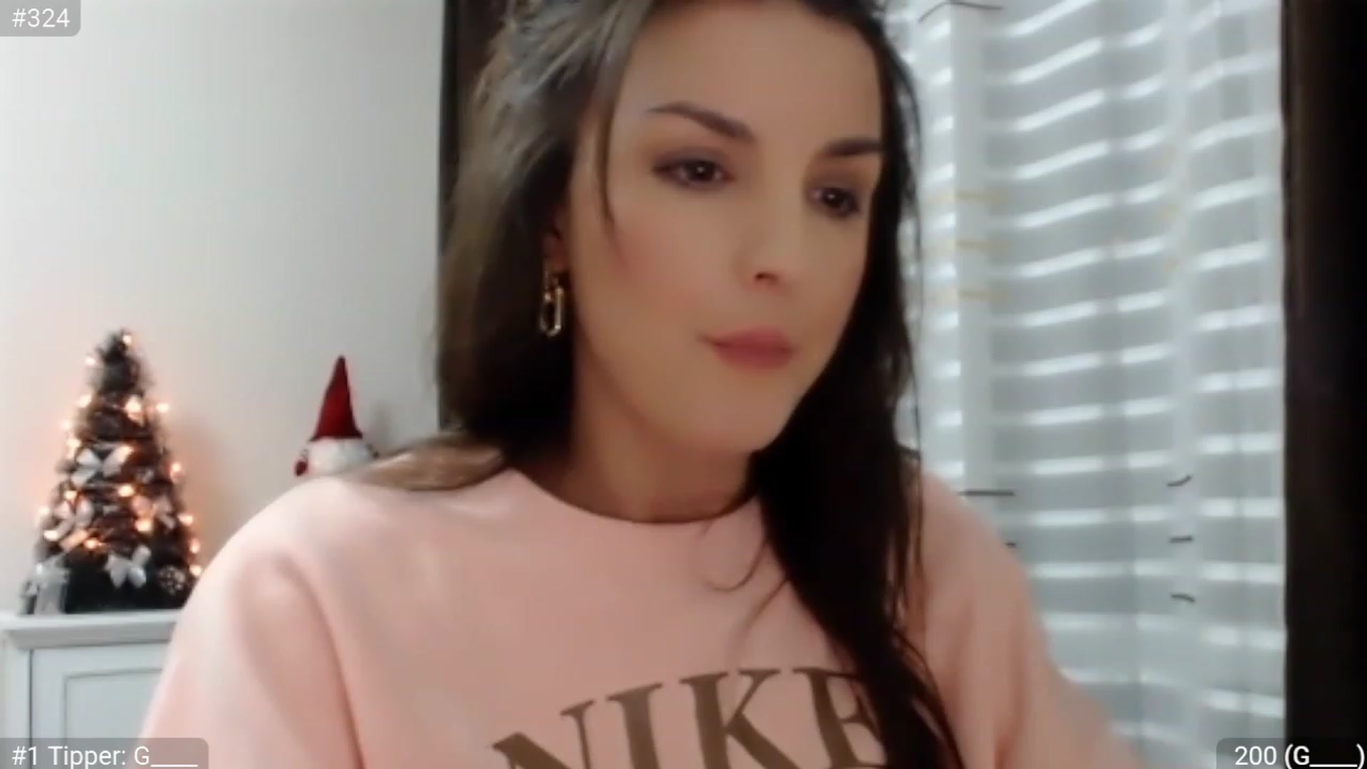 Gallery image thumbnail from XmasXcitedGal's myfreecams stream on, 12/26/2022, 22:32 image 12 of 20
