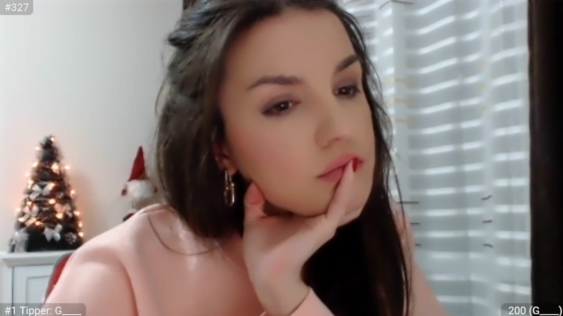 Gallery image thumbnail from XmasXcitedGal's myfreecams stream on, 12/26/2022, 22:32 image 4 of 20