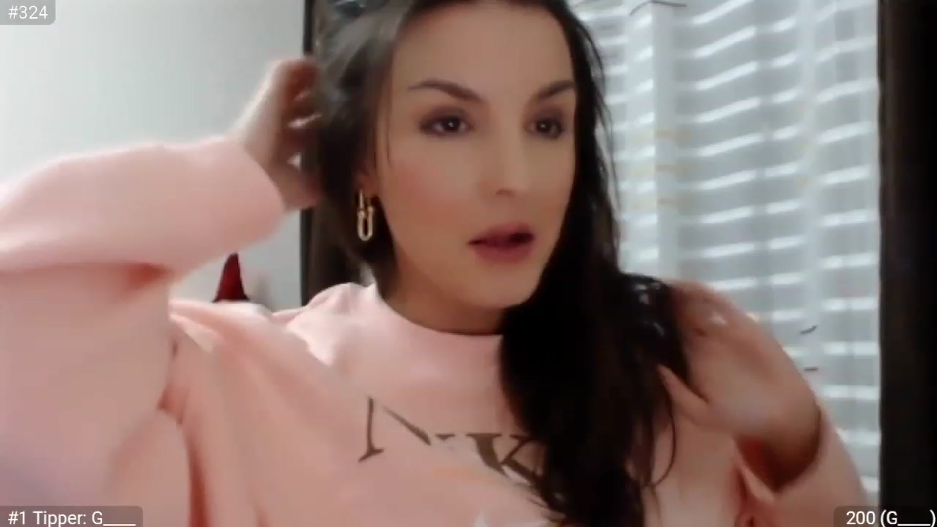 Gallery image thumbnail from XmasXcitedGal's myfreecams stream on, 12/26/2022, 22:32 image 15 of 20