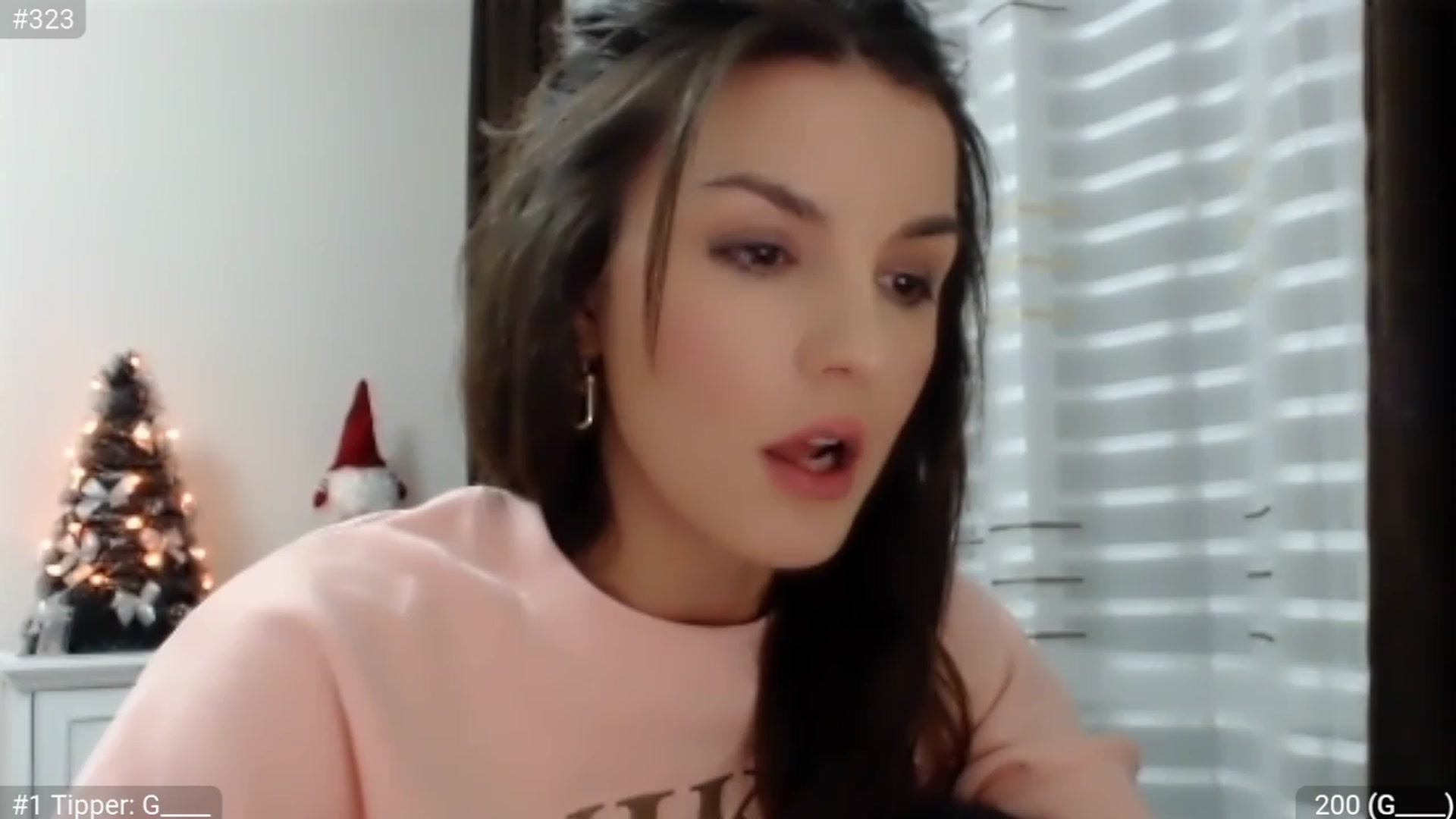 Gallery image thumbnail from XmasXcitedGal's myfreecams stream on, 12/26/2022, 22:32 image 19 of 20