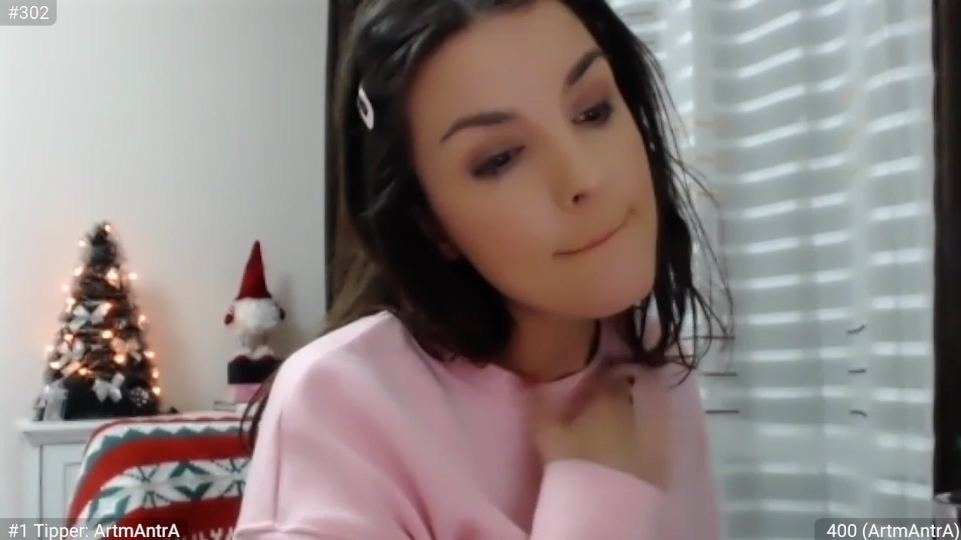 Gallery image thumbnail from XmasXcitedGal's myfreecams stream on, 12/27/2022, 20:32 image 19 of 20