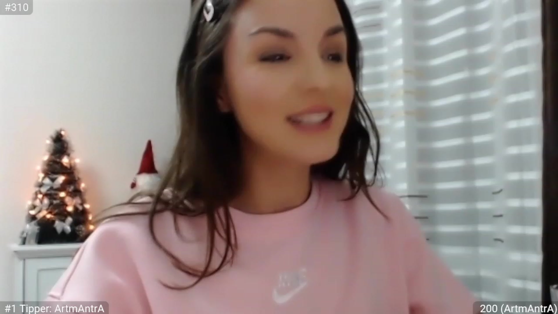 Gallery image thumbnail from XmasXcitedGal's myfreecams stream on, 12/27/2022, 20:32 image 12 of 20
