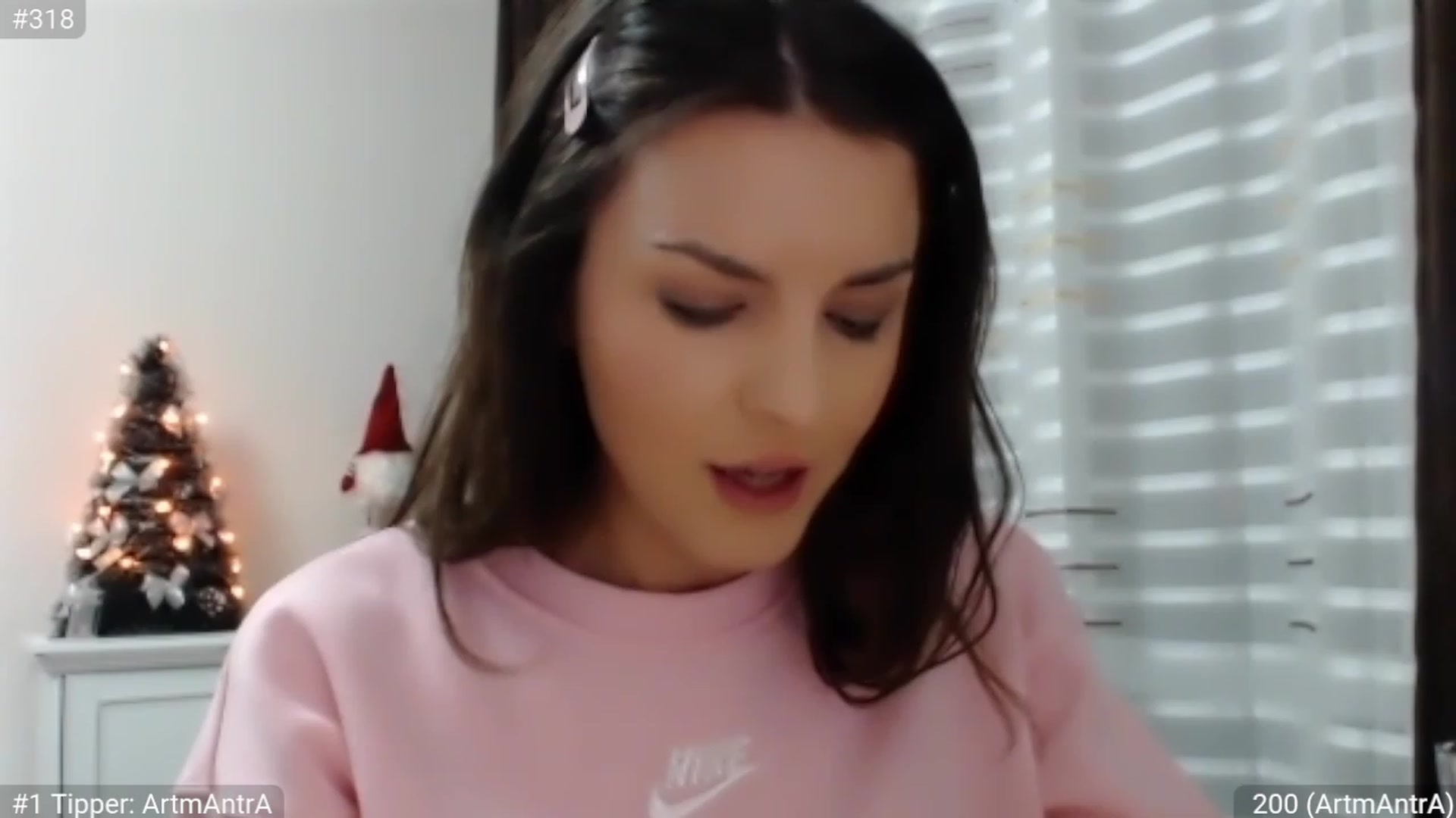 Gallery image thumbnail from XmasXcitedGal's myfreecams stream on, 12/27/2022, 20:32 image 10 of 20