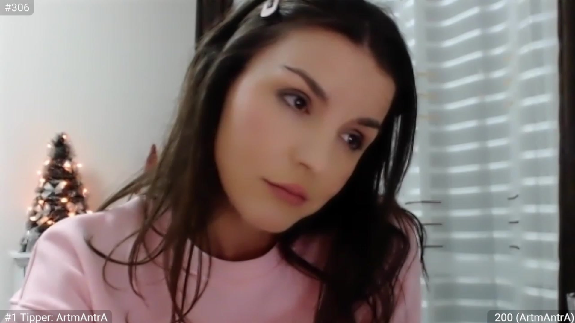 Gallery image thumbnail from XmasXcitedGal's myfreecams stream on, 12/27/2022, 20:32 image 15 of 20
